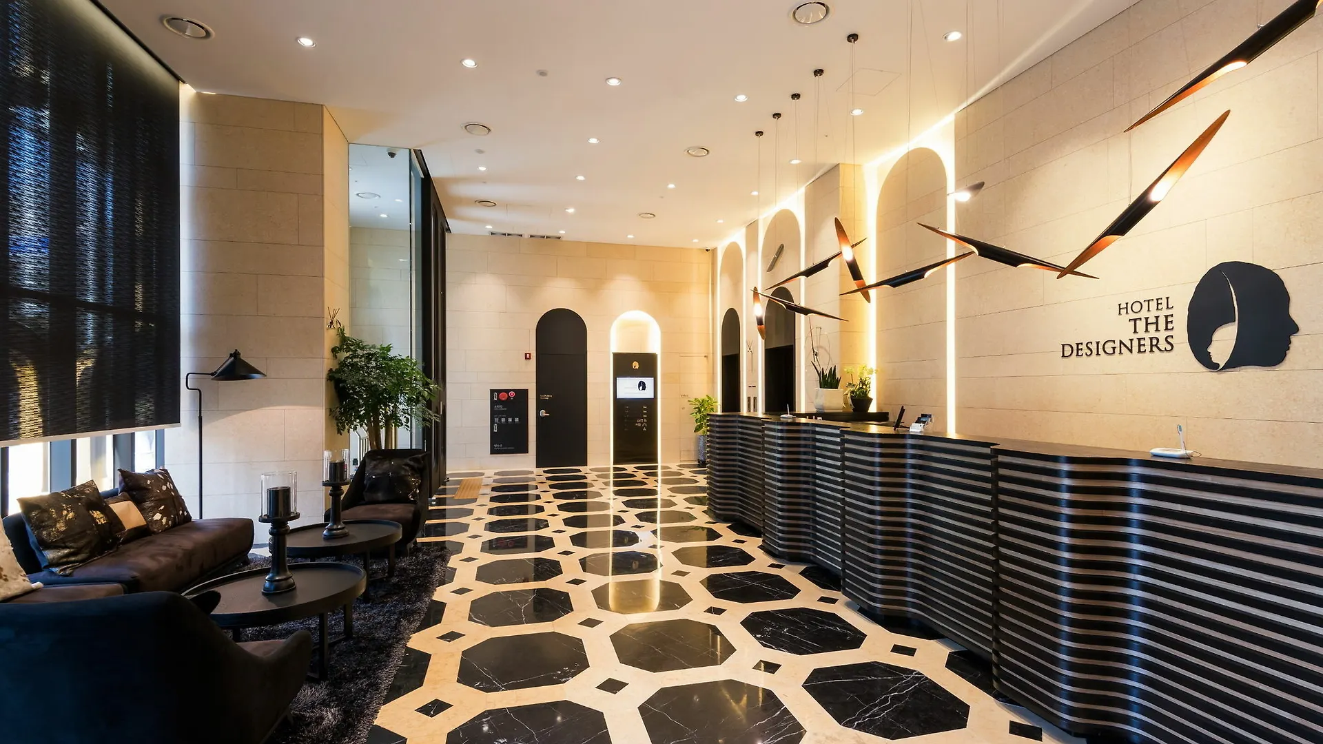 Hotel The Designers Dongdaemun Seoul 3*,