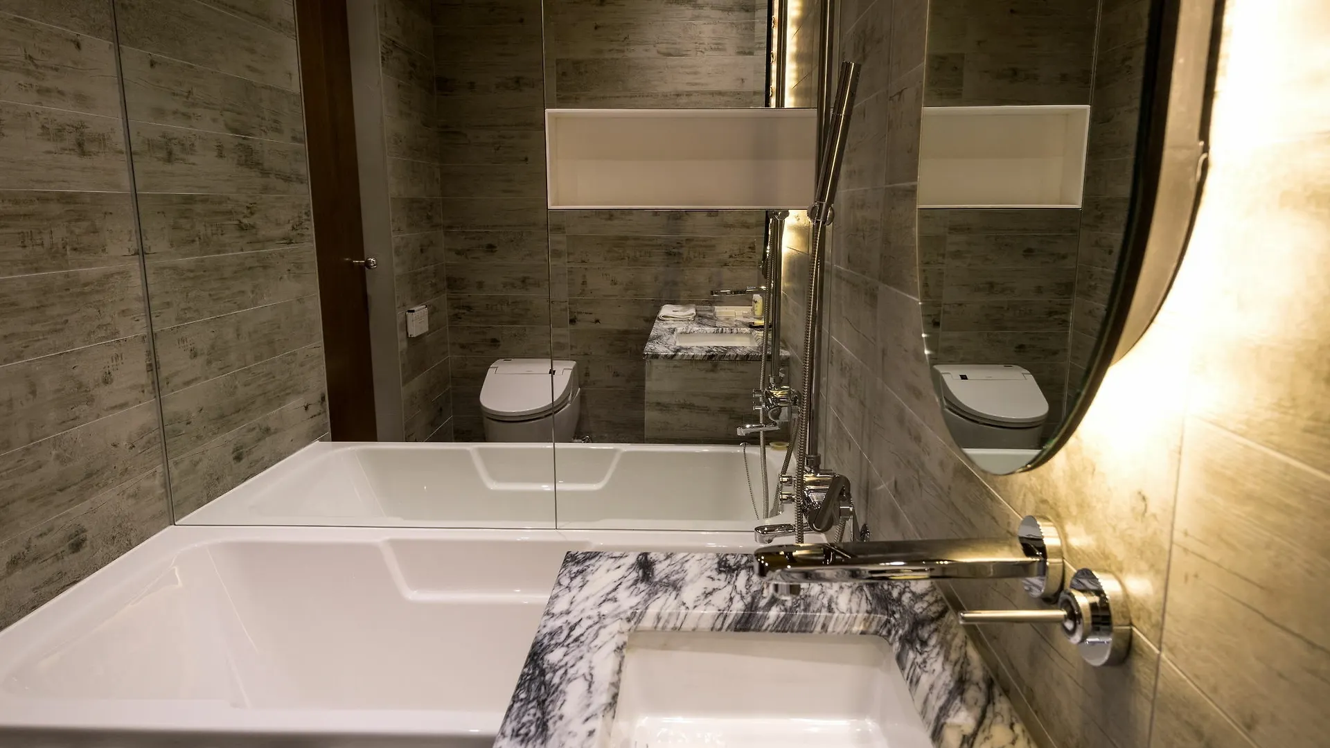 Hotel The Designers Dongdaemun Seoul 3*,